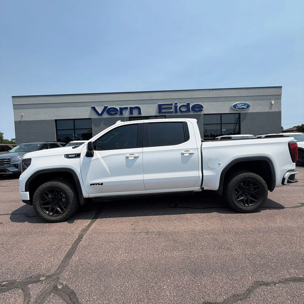 2025 GMC Sierra 4WD Crew Cab Short Box AT4's photo