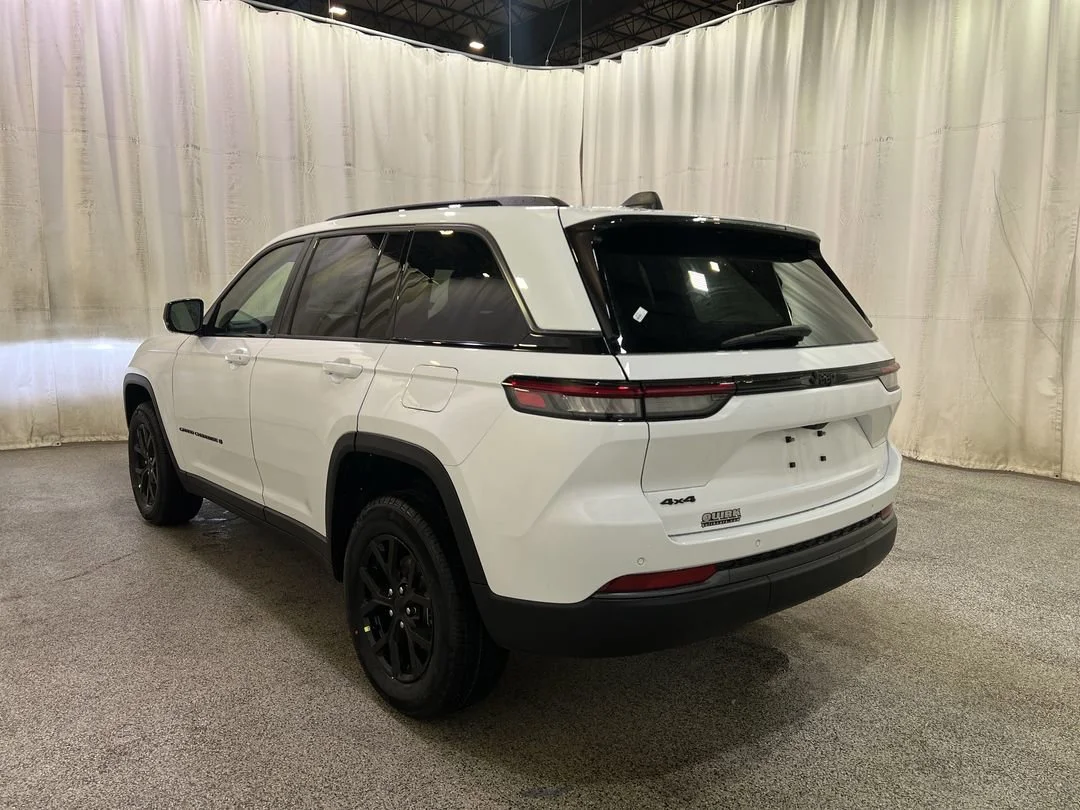2026 Jeep Grand Cherokee Laredo - Photo 9