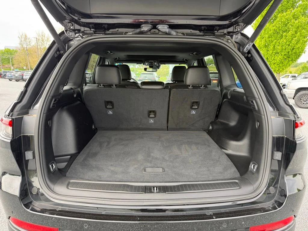 Used 2023 Black Jeep Altitude X image 20