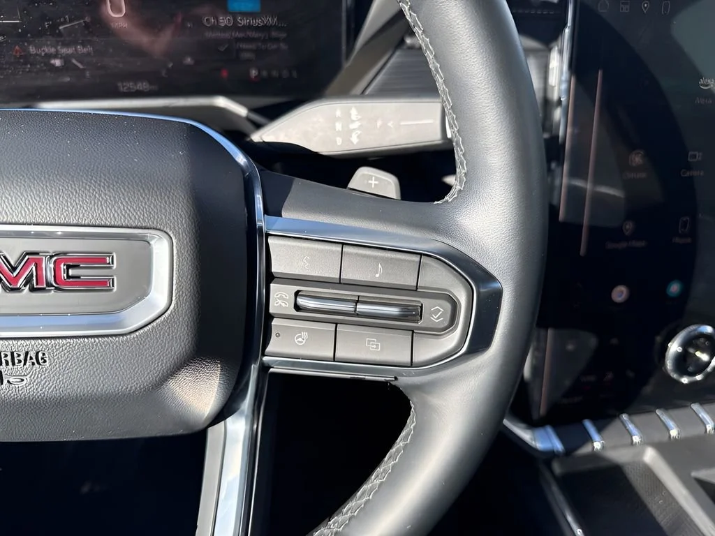 Used 2025 Summit White GMC Elevation image 17