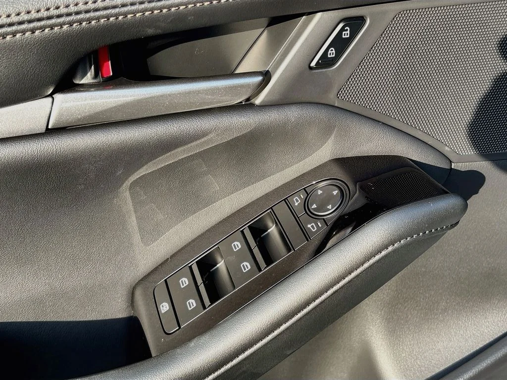 New 2026 Platinum Quartz Metallic Mazda 2.5 S Preferred image 18