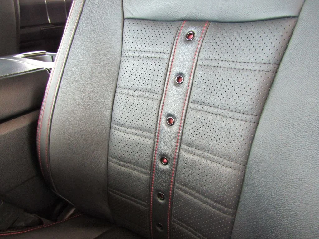 Used 2019  Ford Lariat image 40