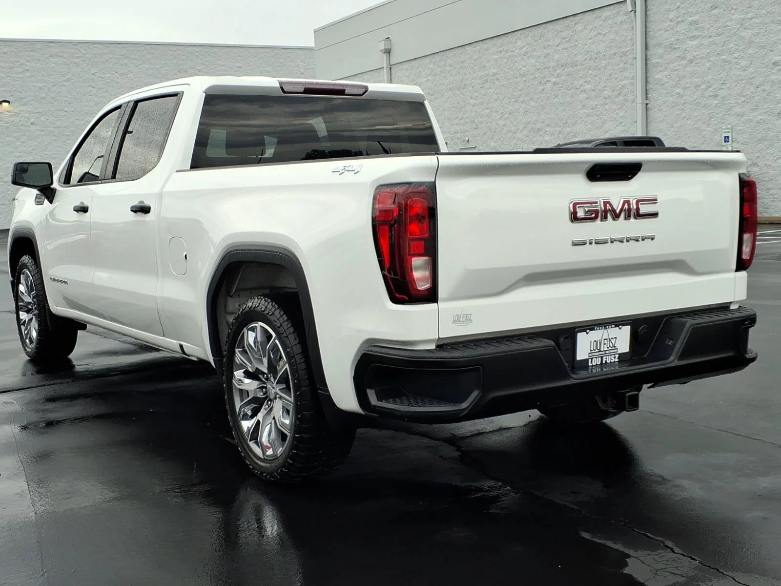 Used 2021 Summit White GMC Base image 5