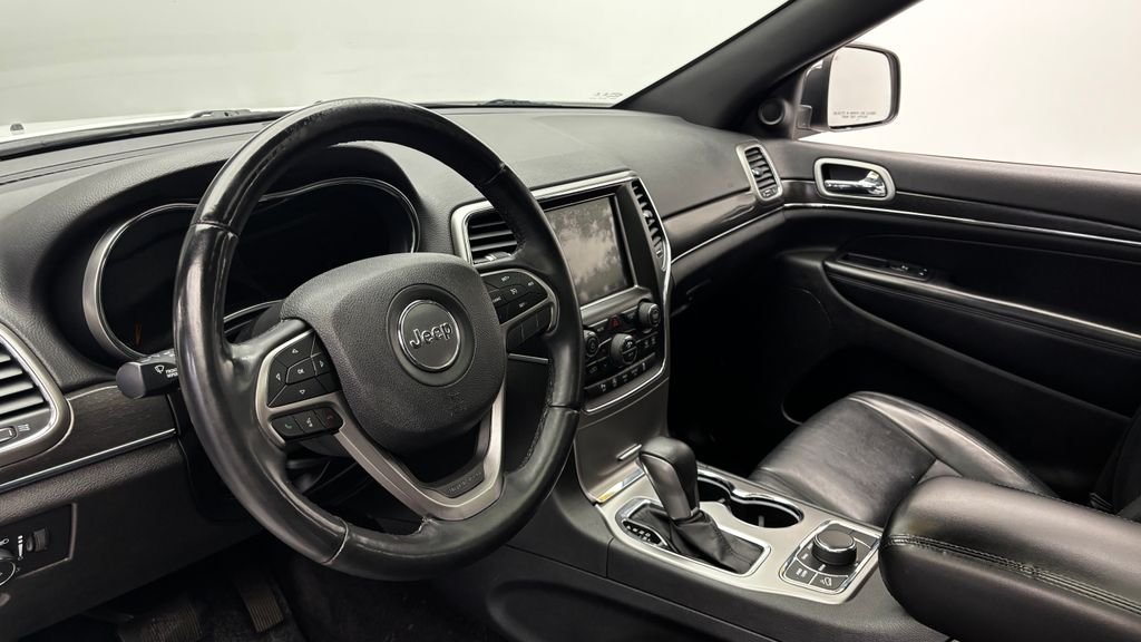 Used 2018 White Jeep Limited image 15