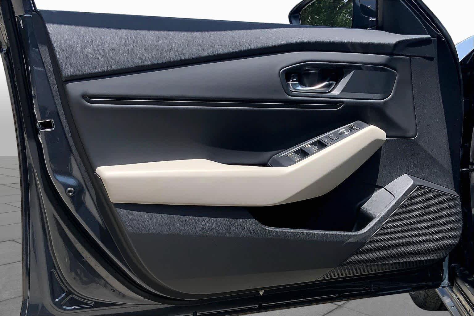 New 2026 Meteorite Gray Metallic Honda SE image 10