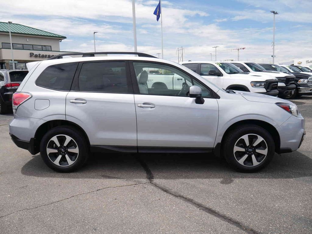 Used 2018 Silver Subaru 2.5i Premium image 20