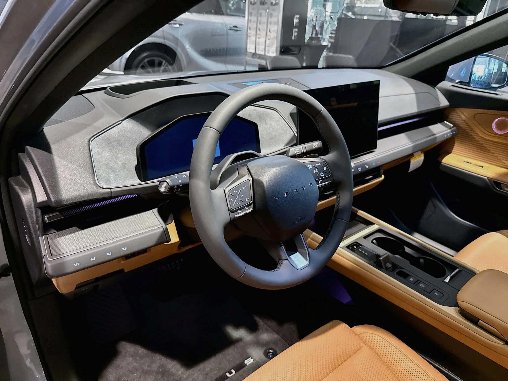 New 2026 Iridium Lexus ES 350e LUXURY image 9