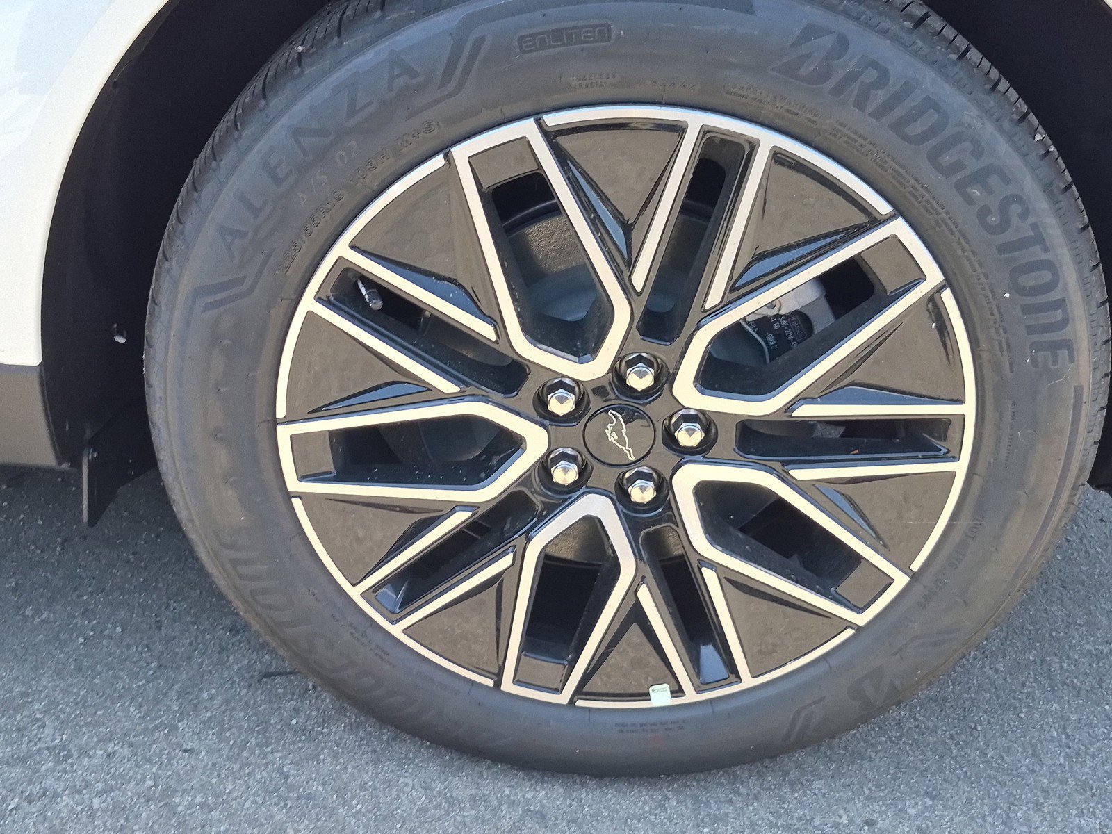 New 2026 Star White Metallic Tri-coat Ford Premium image 18