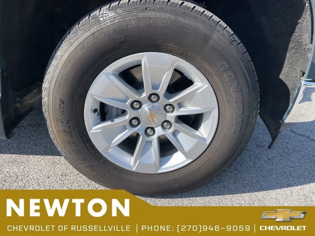 Used 2025 Cypress Gray Chevrolet LT image 43
