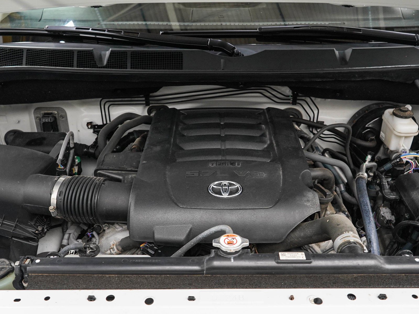 Used 2018 Super White Toyota Limited image 33