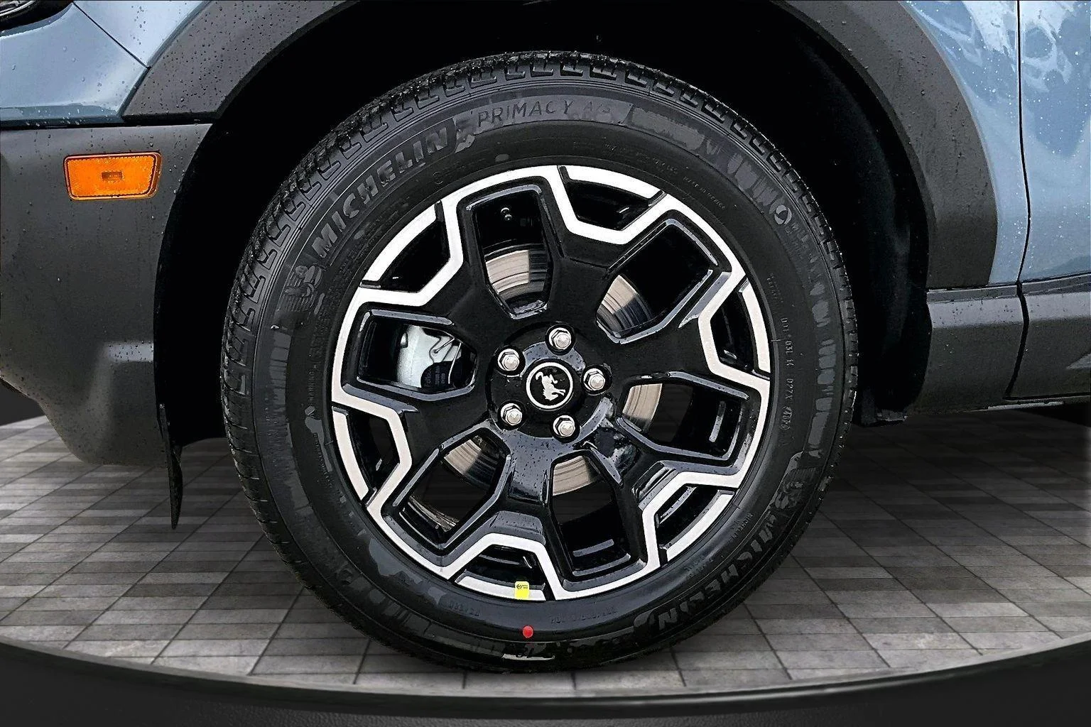 New 2025 Azure Gray Metallic Tri-Coat Ford Outer Banks® image 25