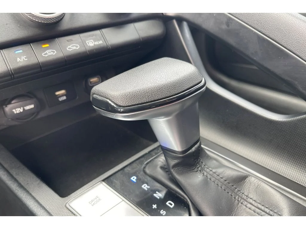 Used 2021 Calypso Red Hyundai SE image 29