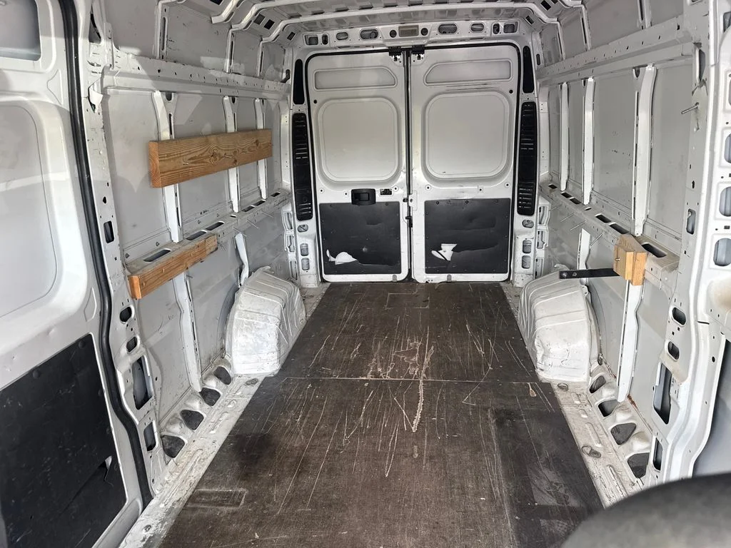 Used 2016 White Ram High Roof image 28
