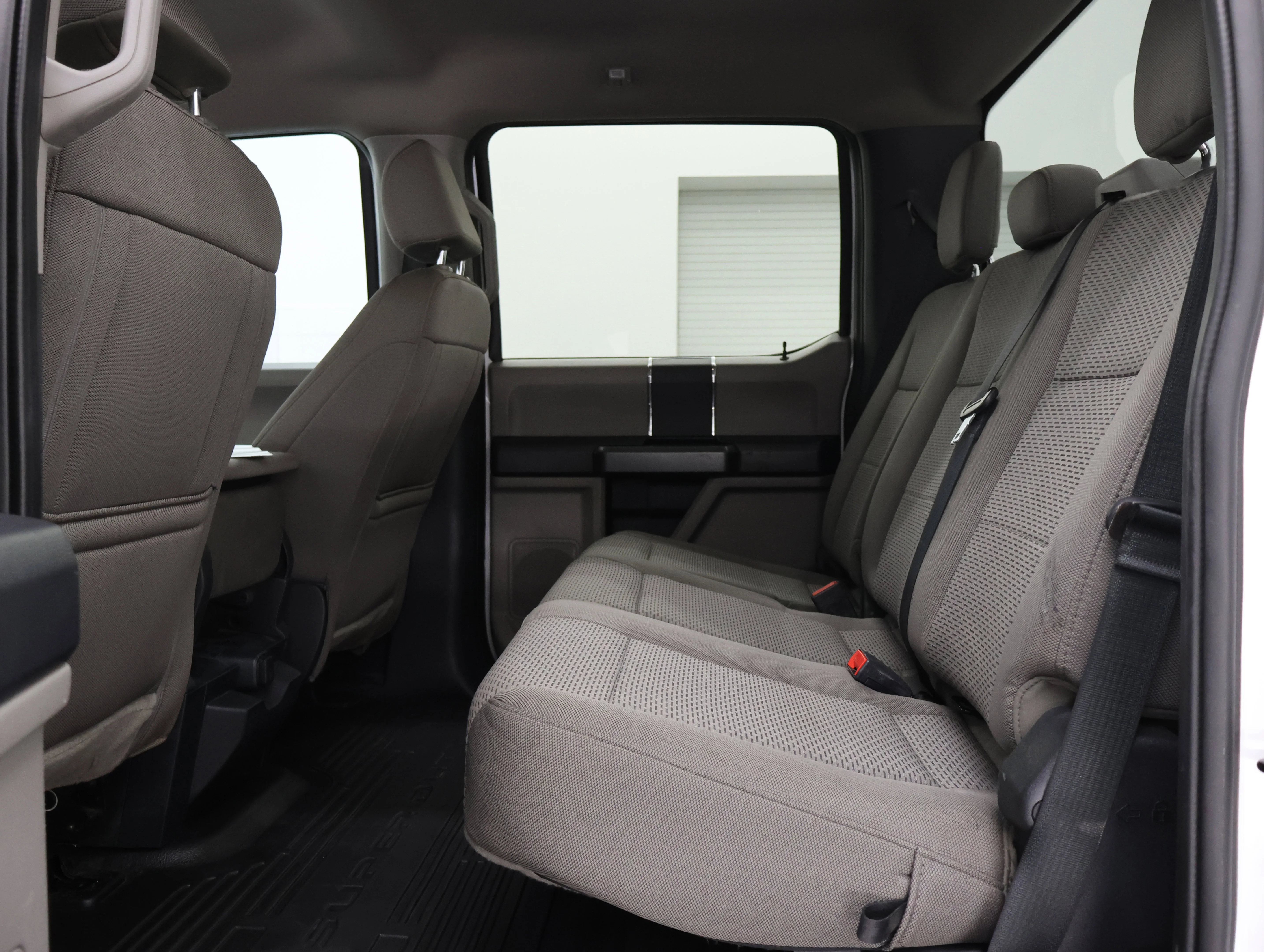 Used 2022 Oxford White Ford XLT image 9
