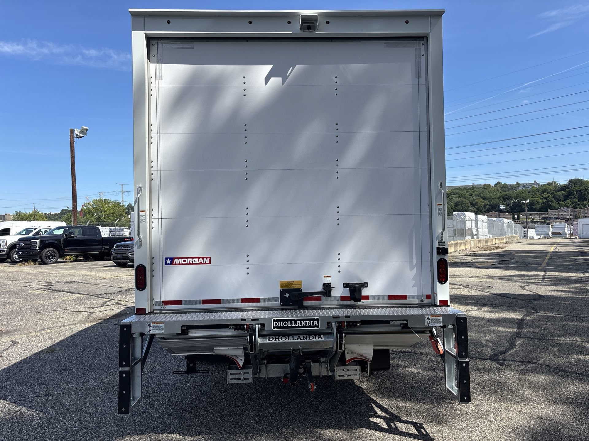 New 2027 Oxford White Ford E-450 DRW image 17
