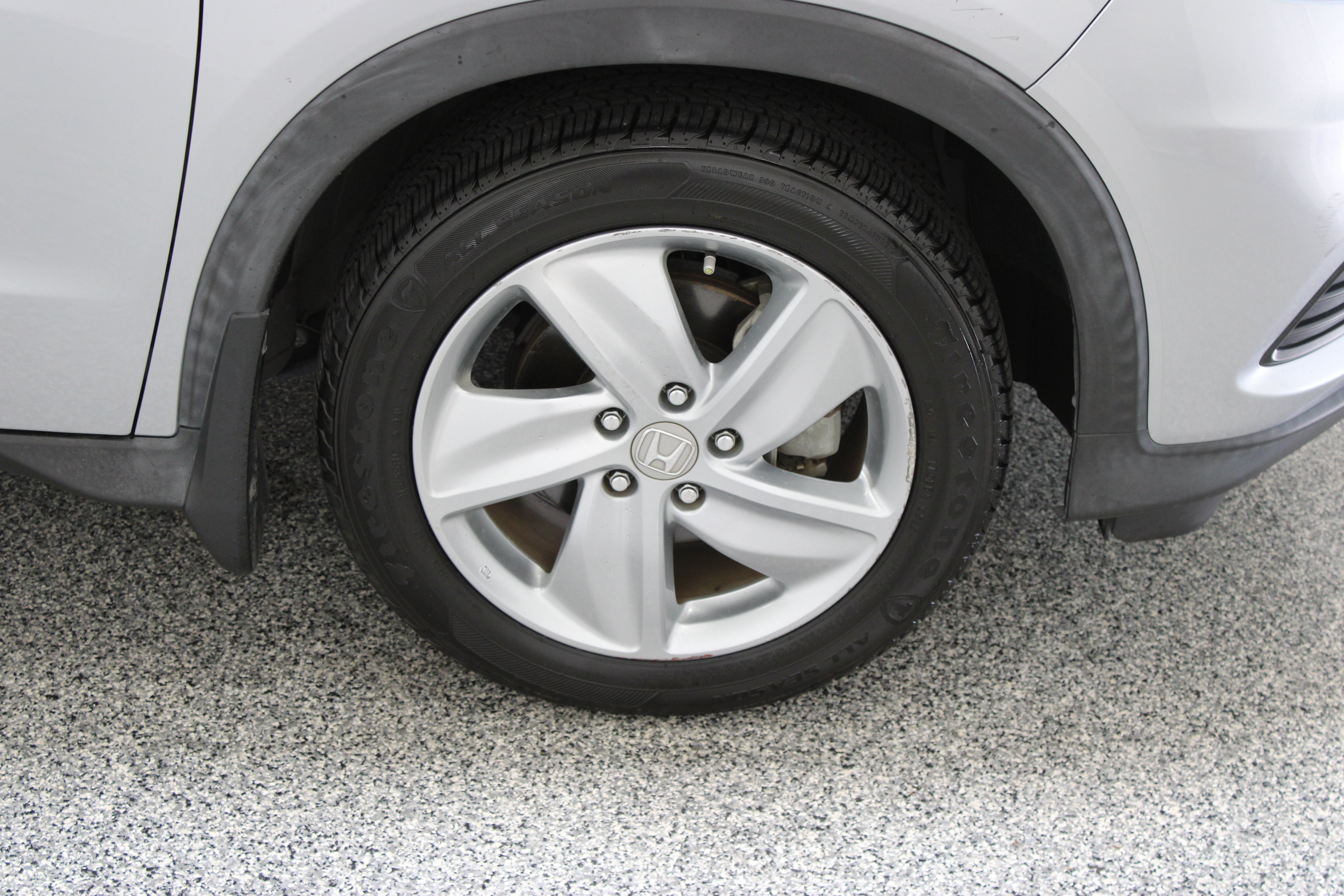 Used 2020 Lunar Silver Metallic Honda EX 1.8L image 5