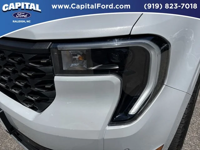 Used 2025 White Ford Lariat image 11