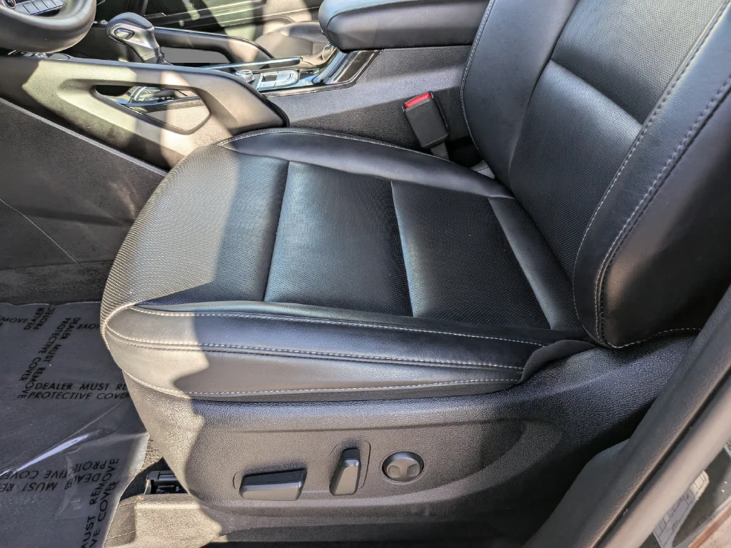 Used 2025 Black Kia S image 19