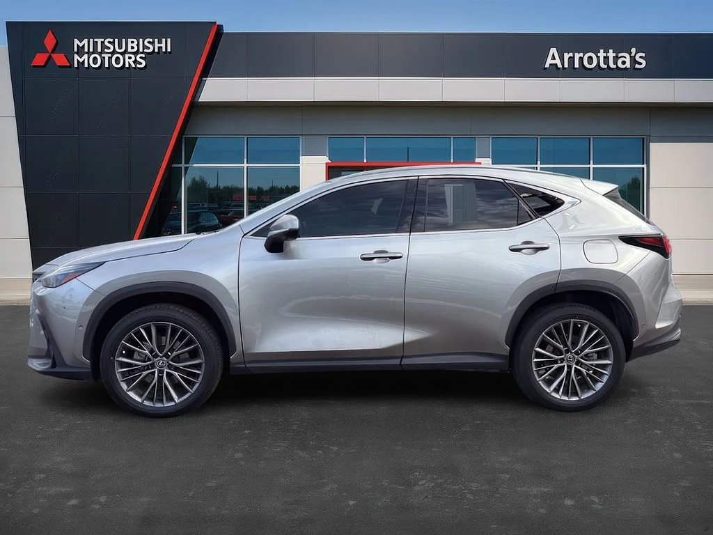 Used 2022 Atomic Silver Lexus Luxury image 4