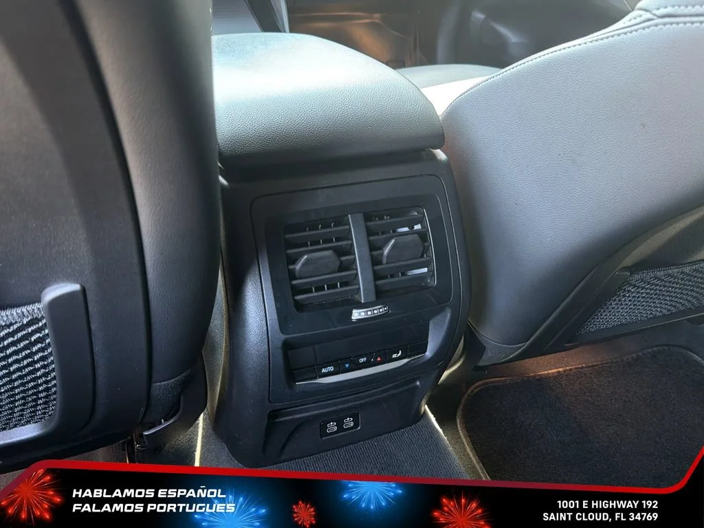 Used 2023  BMW xDrive30i image 26