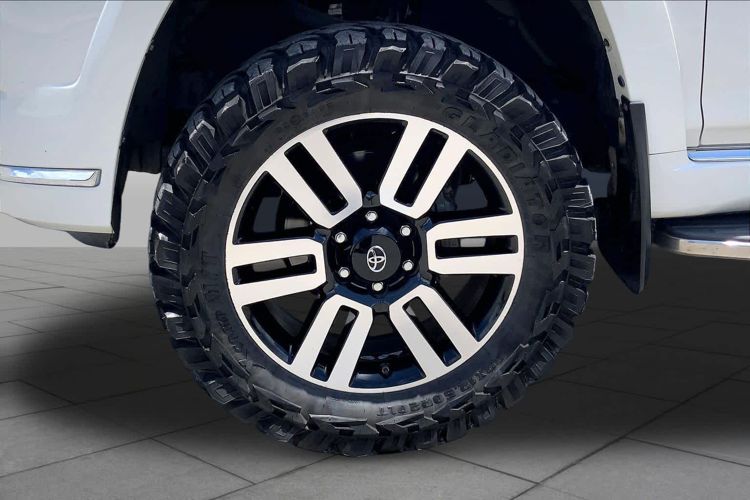 Used 2014 Blizzard Pearl Toyota Limited image 10