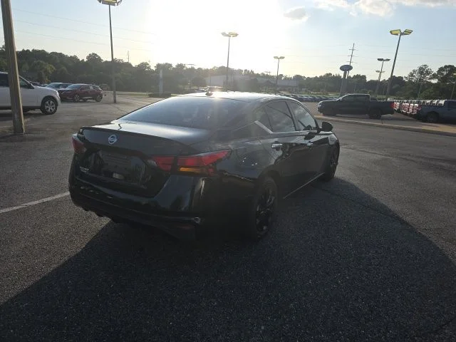 Used 2020 Black Nissan 2.5 S image 3