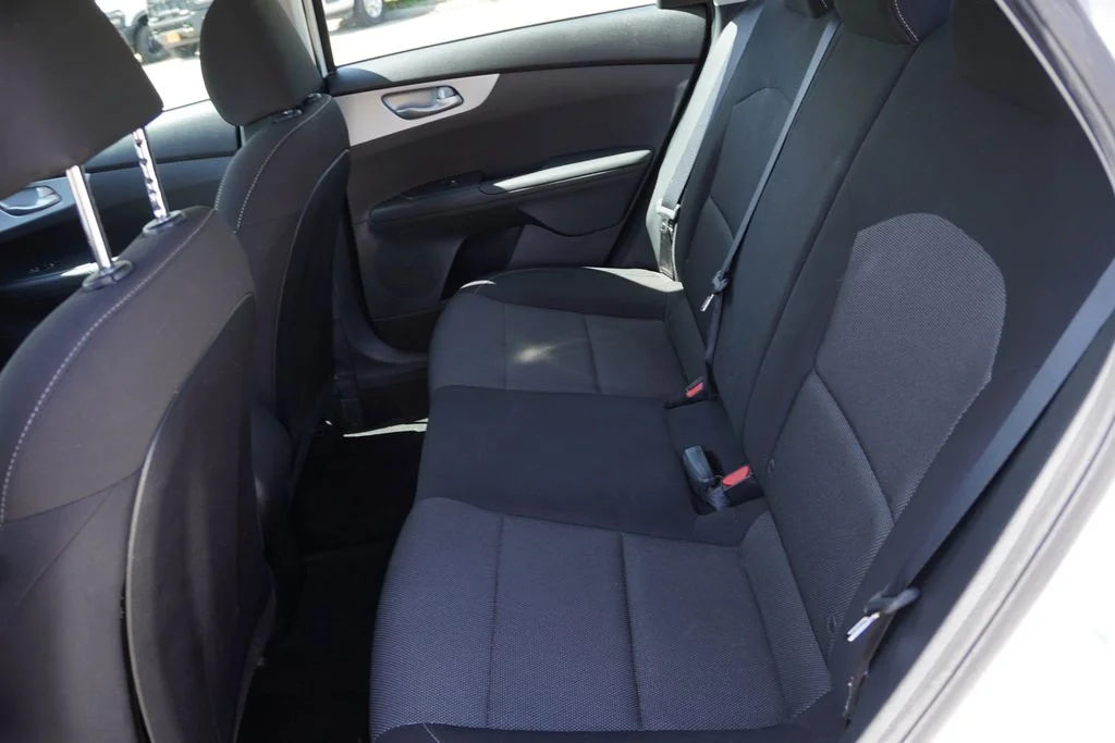 Used 2023 Snow White Pearl Kia LXS image 17