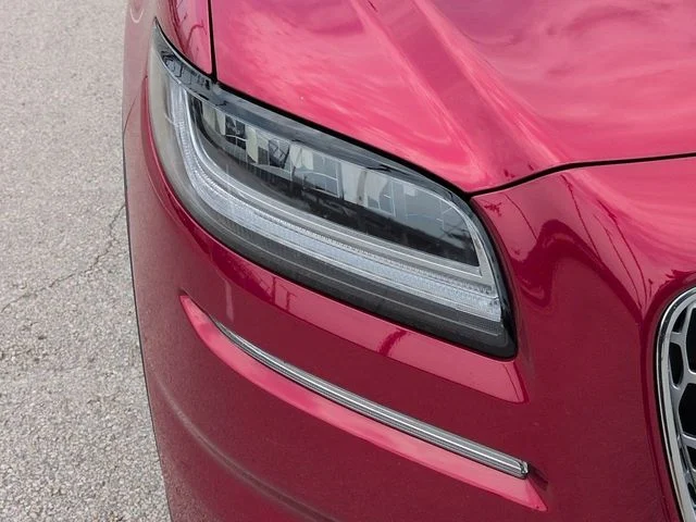 Used 2021 Red Lincoln Reserve image 10