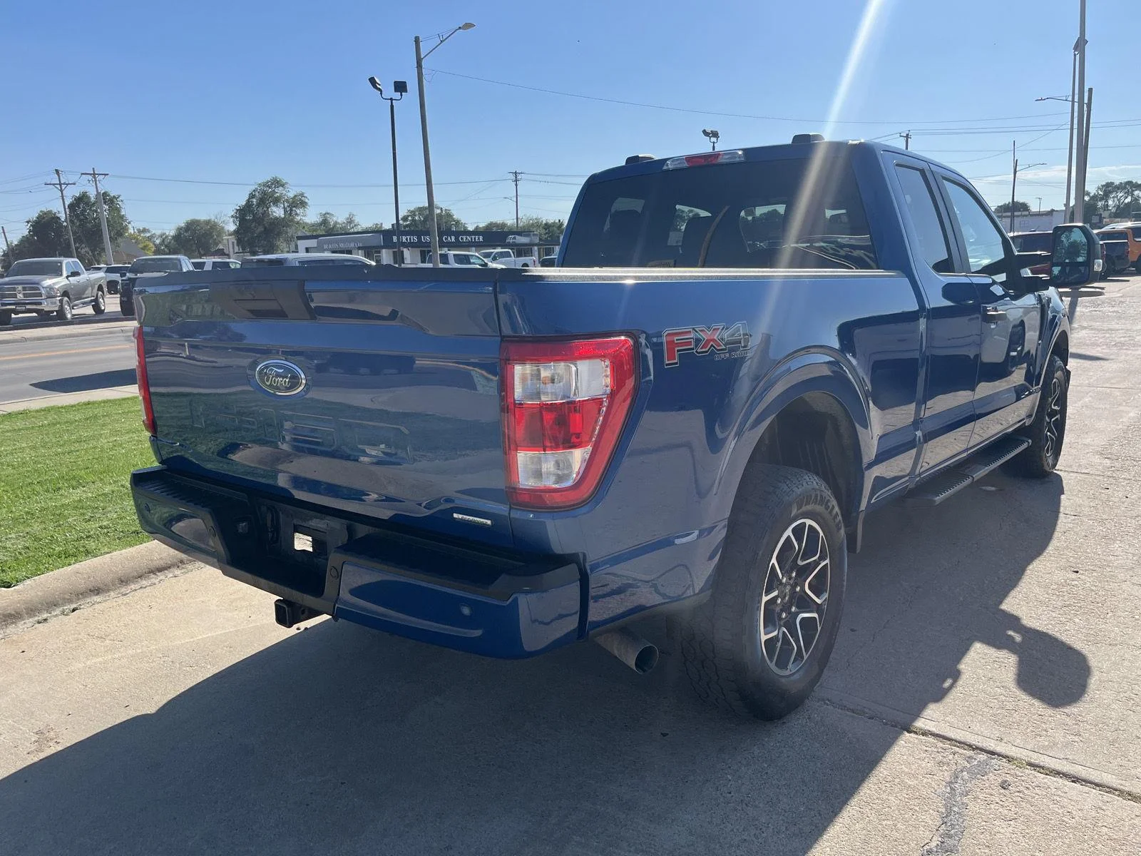 Used 2022 Atlas Blue Metallic Ford XL image 6