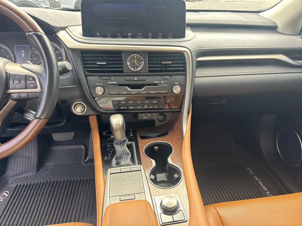 Used 2022 White Lexus 350L image 28