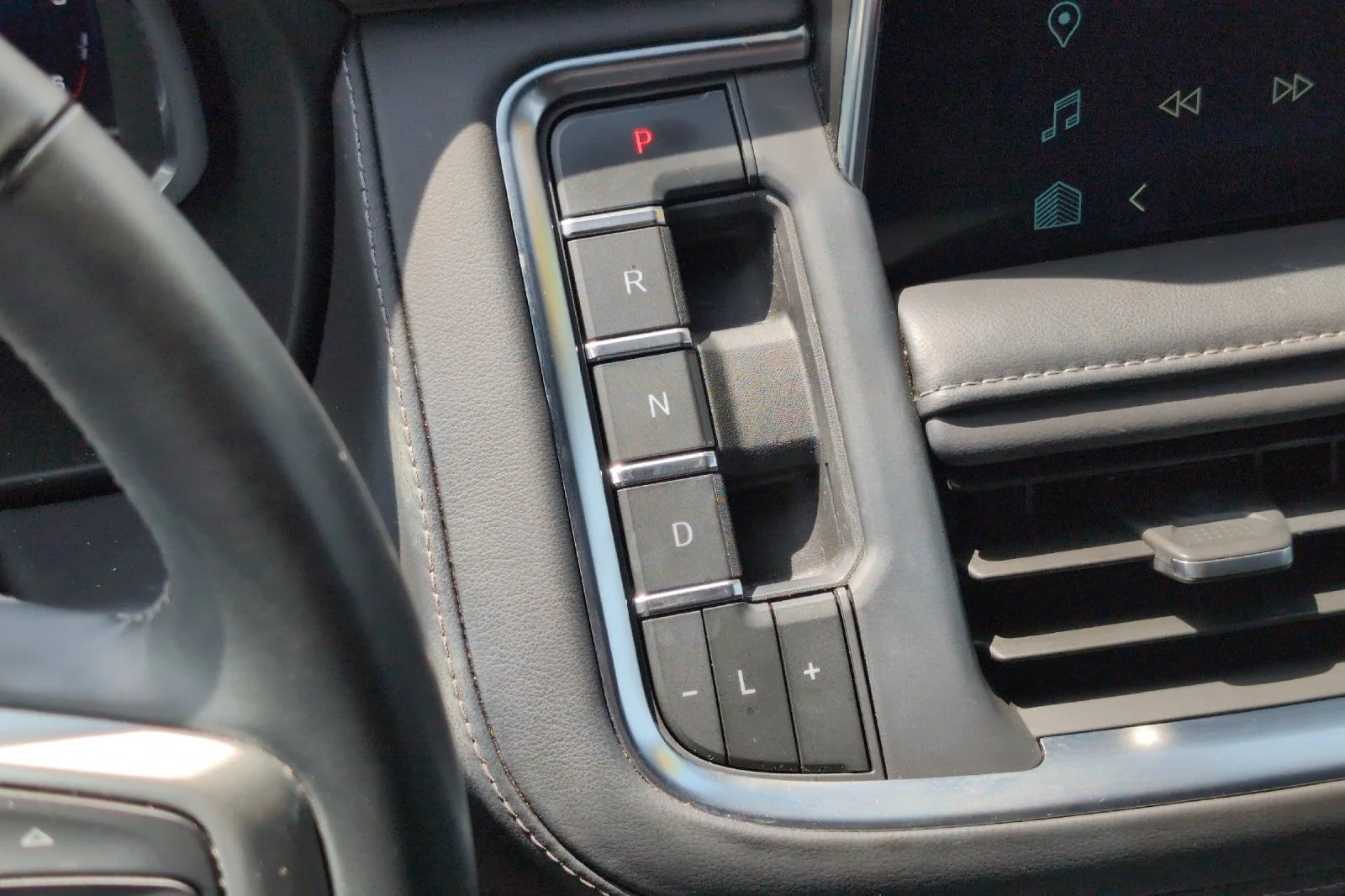 Used 2023 STERLING GRAY METALLIC Chevrolet Z71 image 24