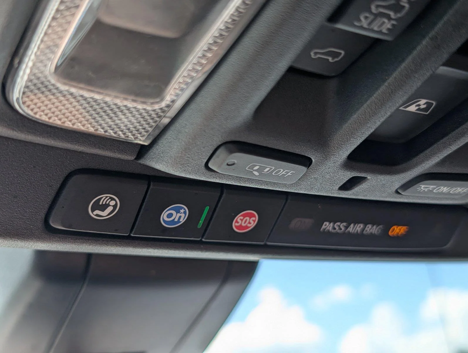 Used 2020 IRIDESCENT PEARL TRICOAT Chevrolet High Country image 32