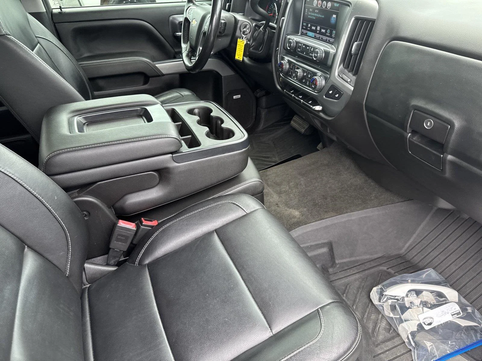 Used 2018 SUMMIT WHITE Chevrolet LT image 33