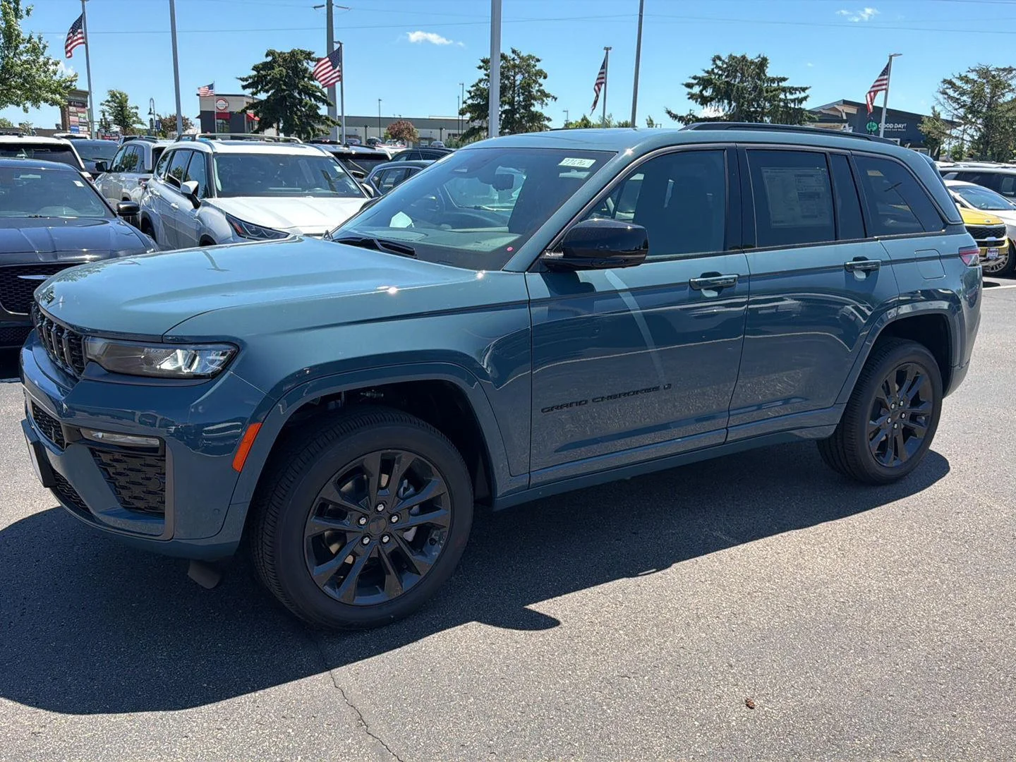 New 2026 Steel Blue Exterior Paint Jeep Limited Reserve image 1