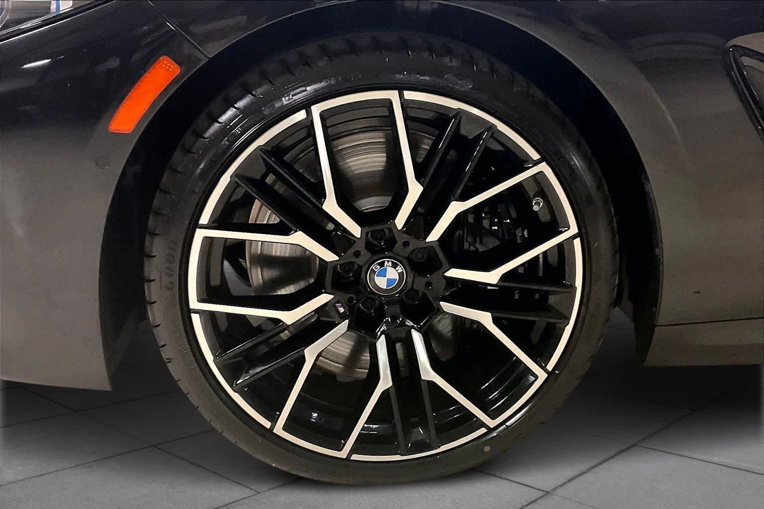 2026 BMW 8 Series 840i - Photo 11