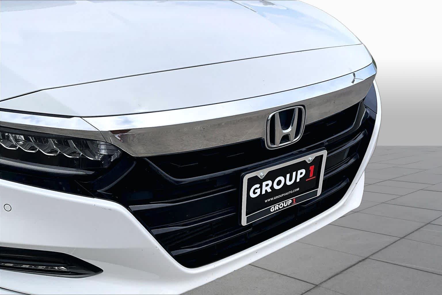 Used 2018 Platinum White Pearl Honda Touring 1.5T image 28