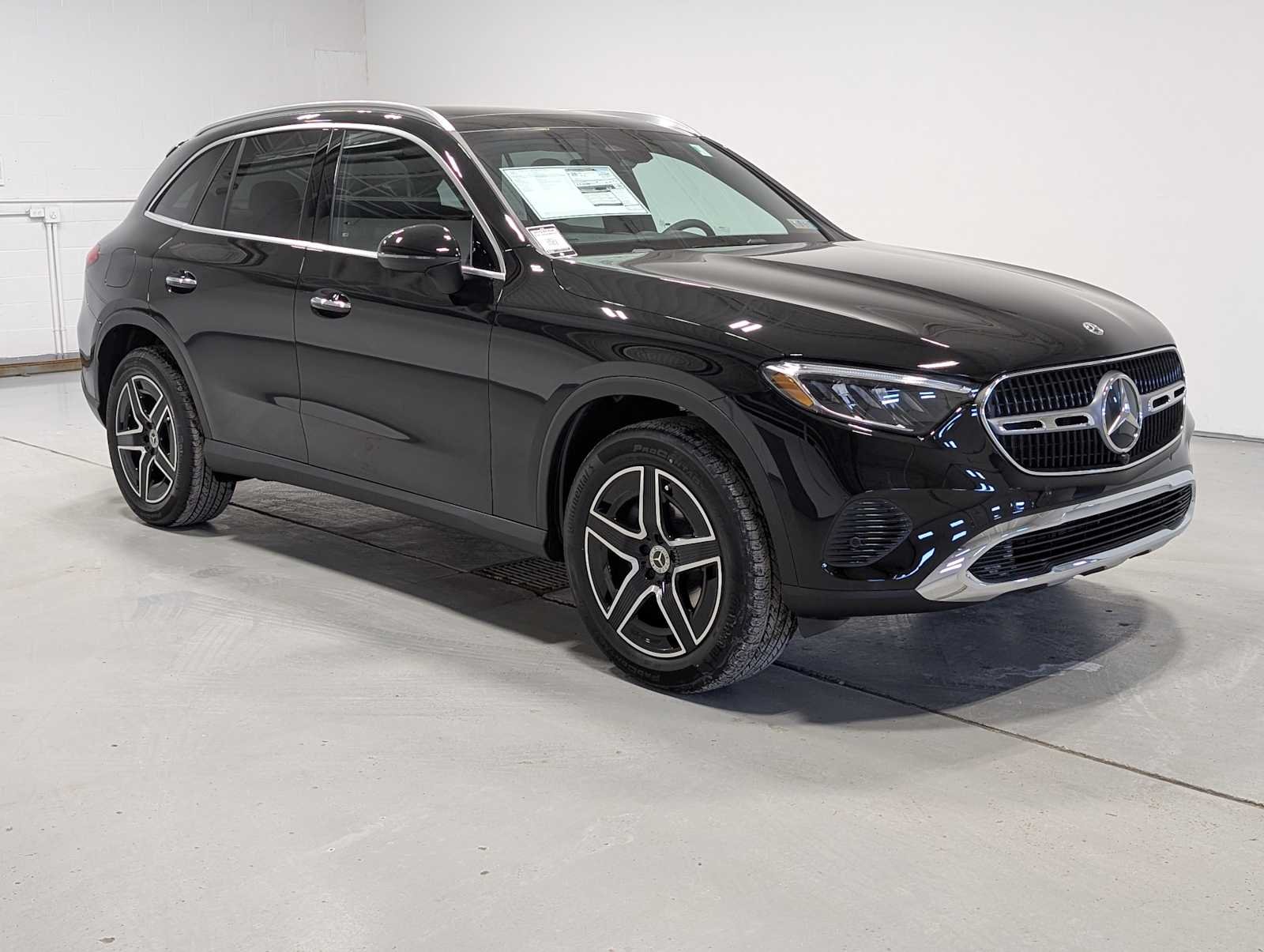 Used 2026 Obsidian Black Metallic Mercedes-Benz GLC 300 image 6