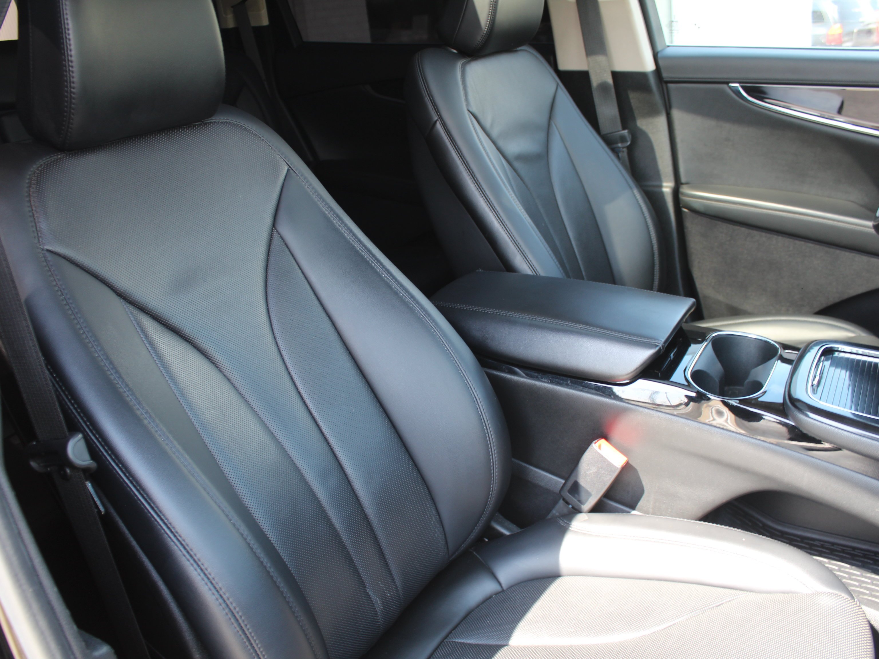 Used 2022 Black Lincoln Reserve image 31