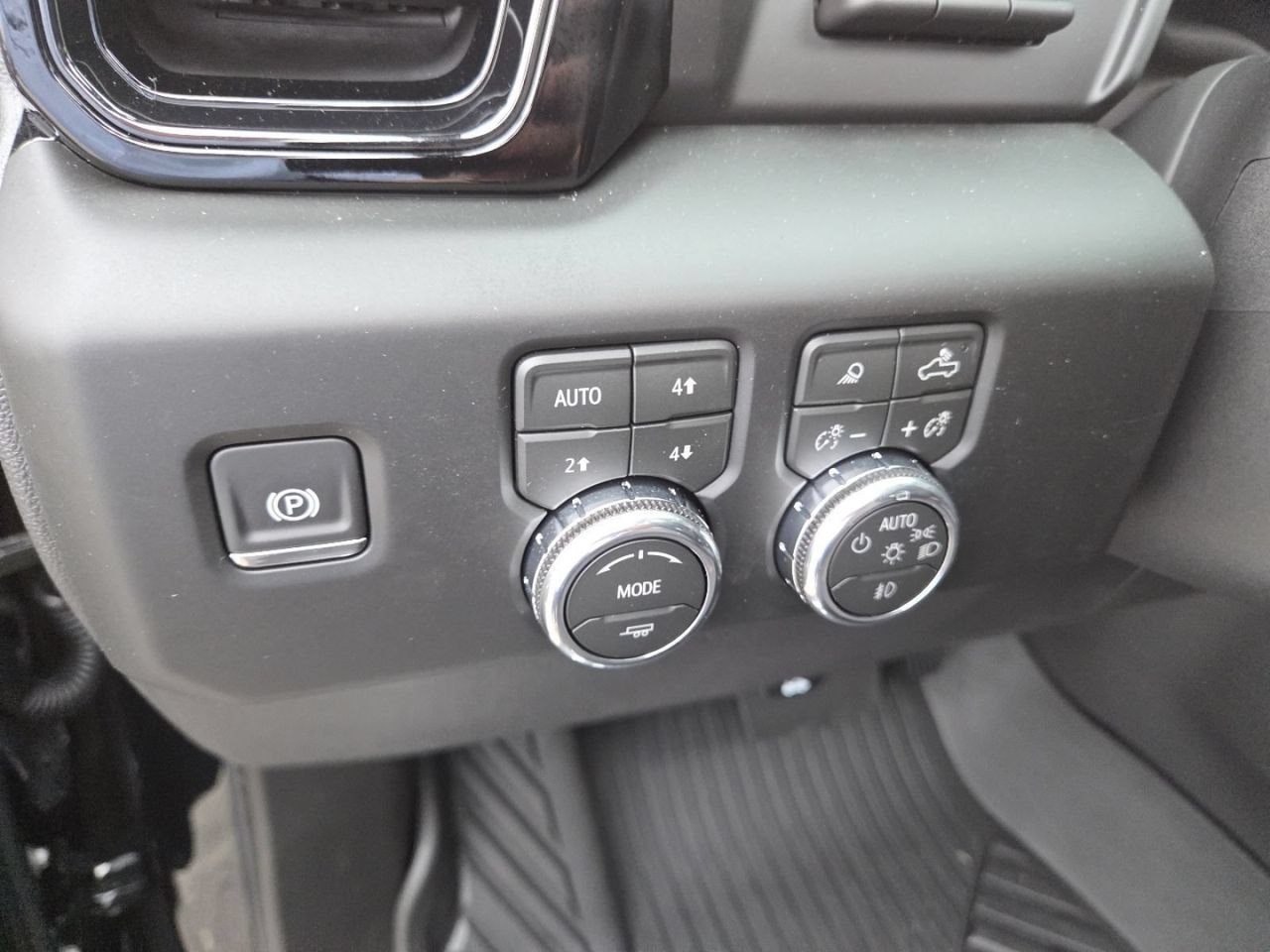 New 2026 Onyx Black GMC AT4 image 6