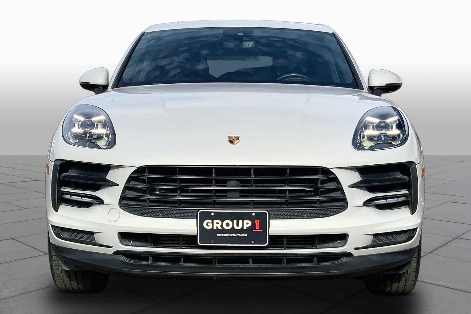 Used 2019 Carrara White Metallic Porsche  image 4