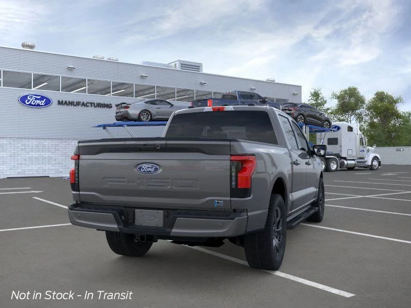2025 Ford F-150 Lightning Flash - Photo 8