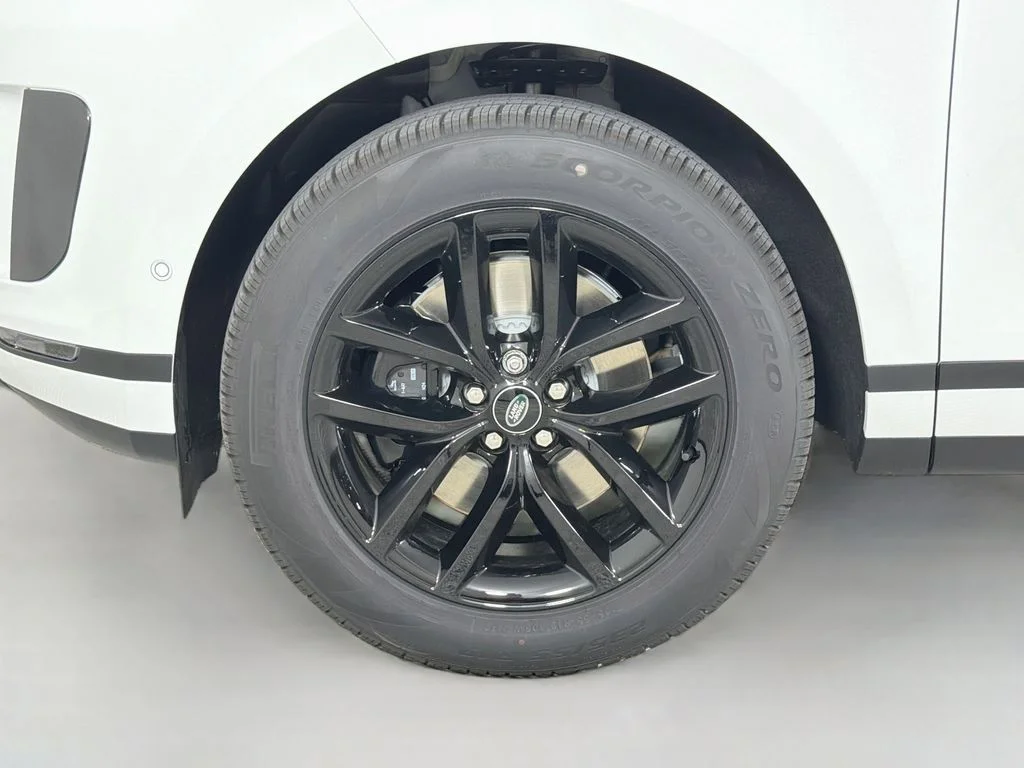 New 2026 Fuji White Land Rover S image 32