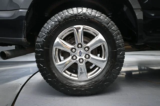 Used 2019 Black Ford XLT image 16