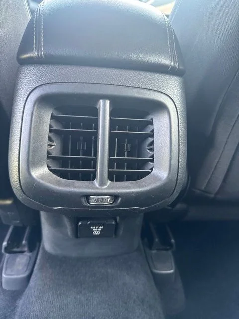 Used 2014 Black Jeep Latitude image 33
