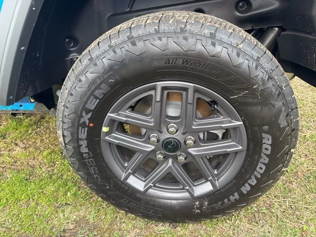 New 2026 Hydro Blue Pearl-Coat Exterior Paint Jeep Sport image 11