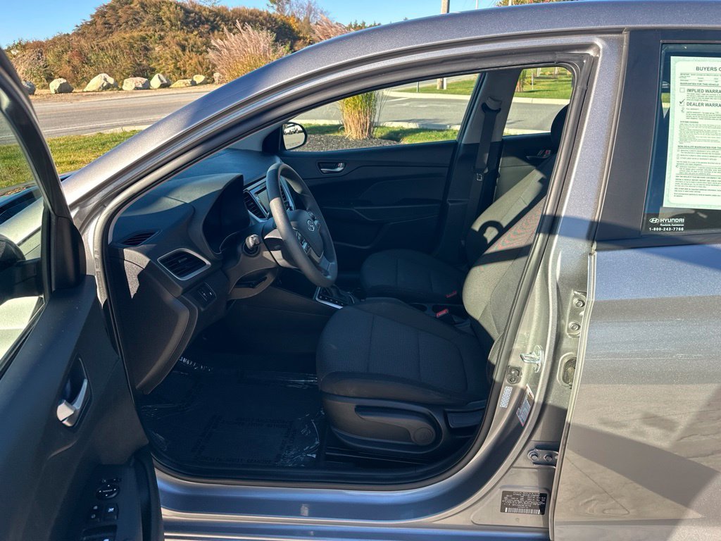 Certified Used 2022 Gray Hyundai SE image 12