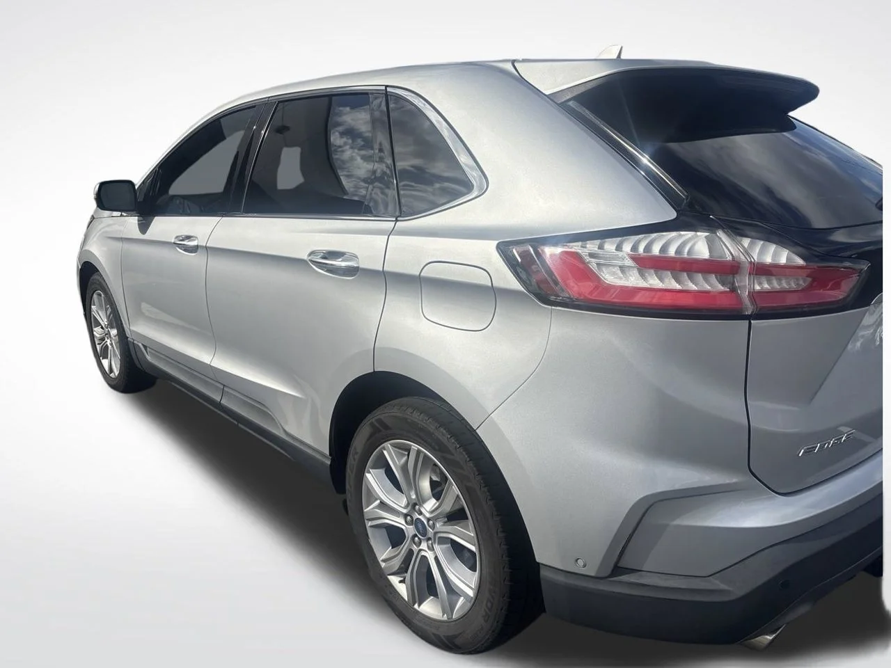 Used 2019 Ingot Silver Ford Titanium image 11
