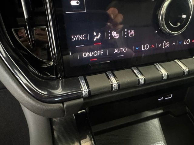2026 GMC Yukon AT4 - Photo 24