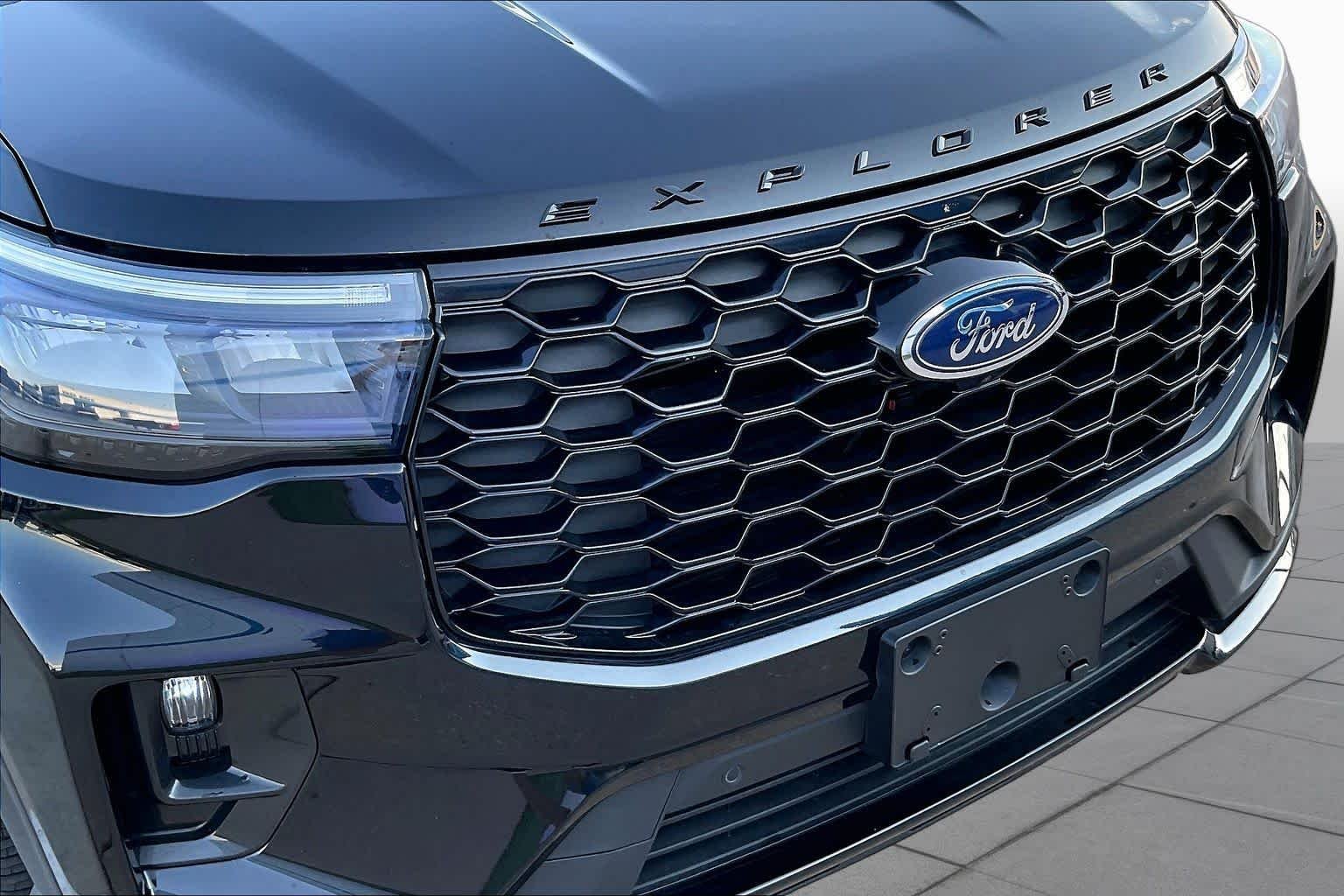Used 2025 Agate Black Ford ST-Line image 56