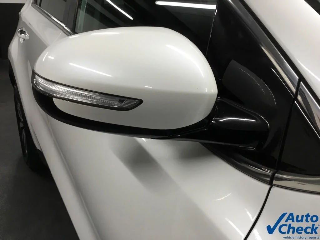 Used 2018 White Kia EX image 16